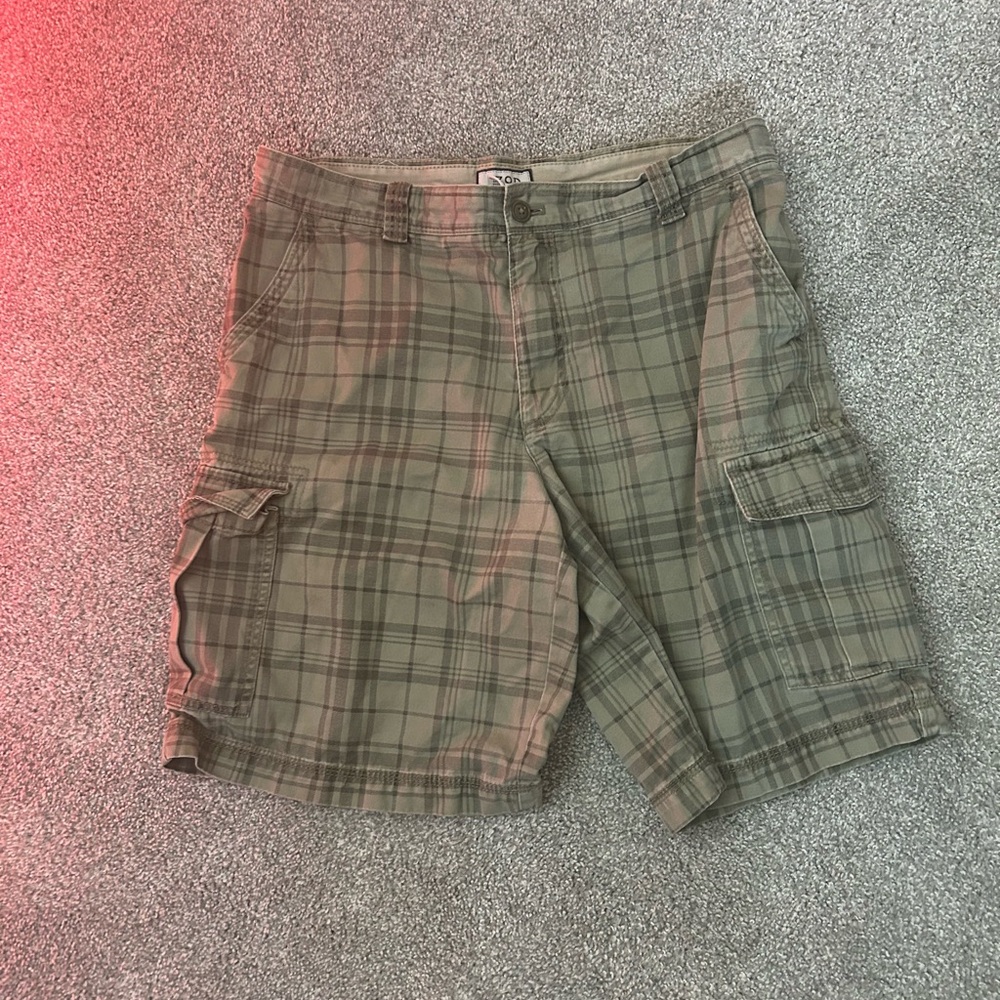 izod cargo shorts